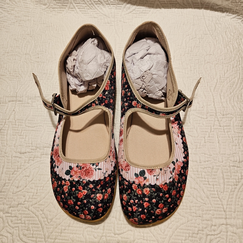 Floral Chocolaticas Hot Chocolate Designs floral print Mary Janes size 9